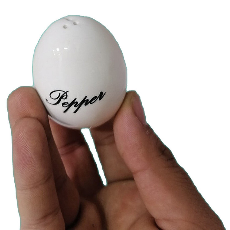 نمکدان و فلفل پاش وکا مدل Egg1 مجموعه 3 عددی