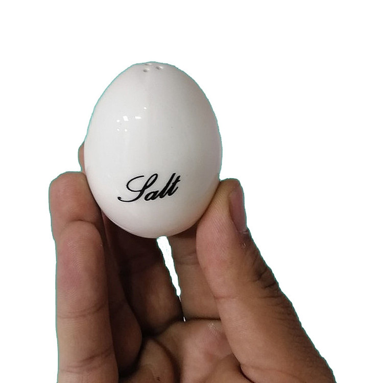نمکدان و فلفل پاش وکا مدل Egg1 مجموعه 3 عددی